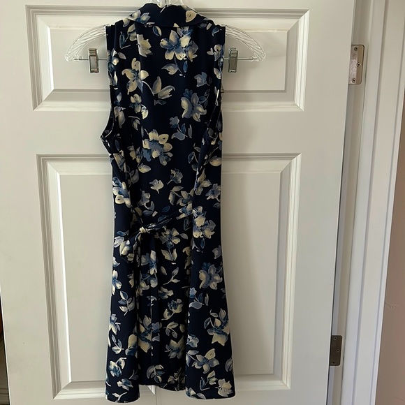 Floral sleeveless sundress size medium - Picture 5 of 6